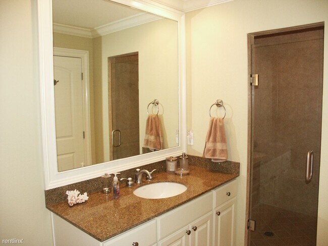 Building Photo - 2 br, 2 bath  - Waterside
