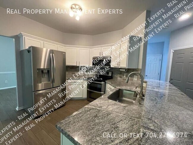 Building Photo - Spacious 4 Bedroom Home in Mooresville
