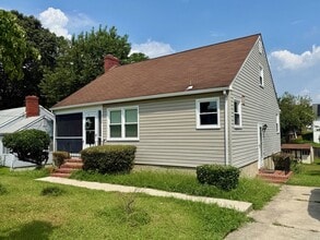 Building Photo - 2008 Forest Dr