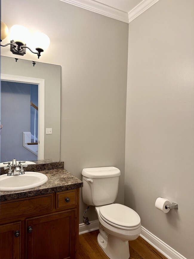 Foto del edificio - 114 W Green St