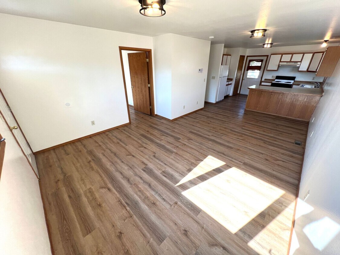 Primary Photo - 2 Bed 1 Bath Single Family Home Located in...