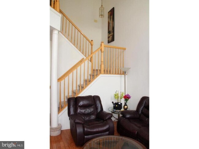 Foto del edificio - 8 Stafford Dr