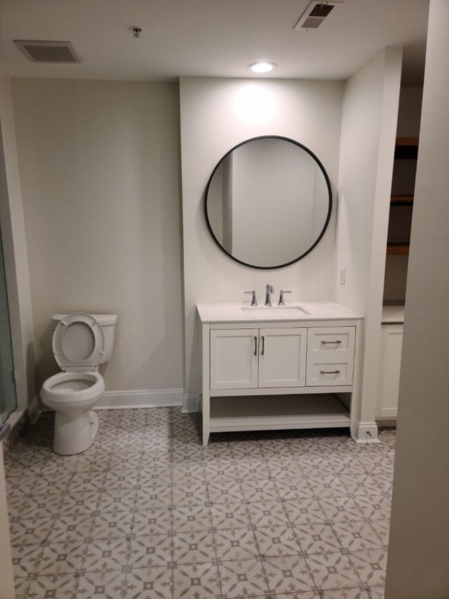 Gorgeous 1 bedroom, 1 bathroom condo in Mo... - Gorgeous 1 bedroom, 1 bathroom condo in Mo...