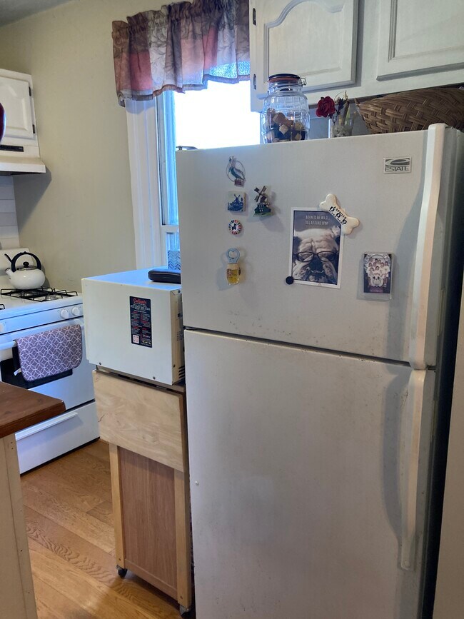 kitchen - 110 W 8th St