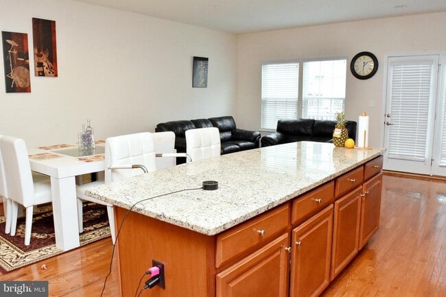 Building Photo - 7430 Rigby Pl