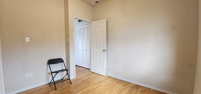 Foto del edificio - 2902 W Fillmore St