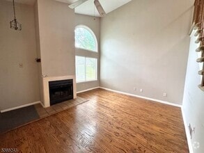 Building Photo - 64 Bentley Ct