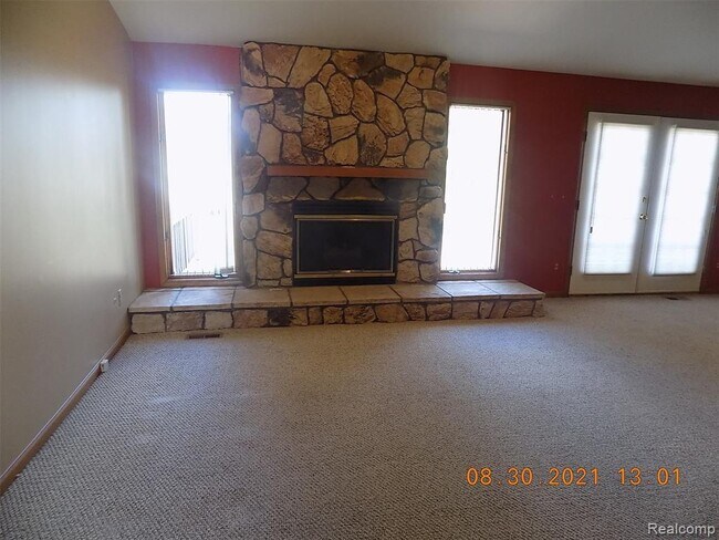 Building Photo - 16635 Dawn Dr