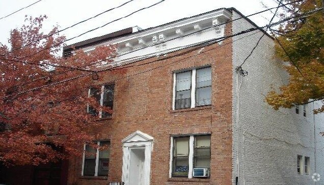 Building Photo - 95 Chestnut St