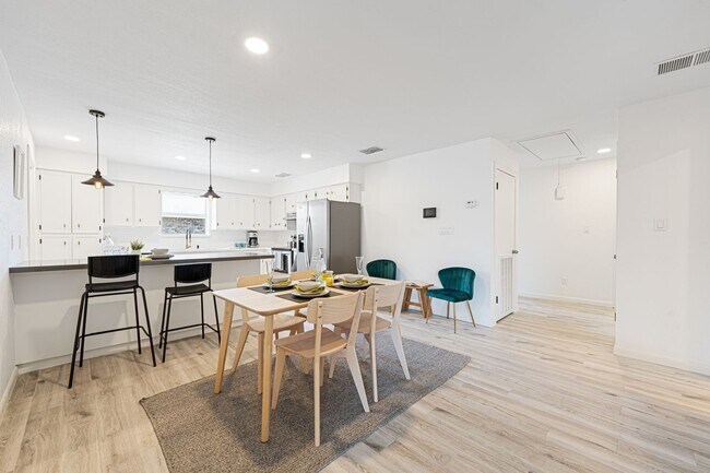 Foto del edificio - 1593-1595 W. Gastel Circle