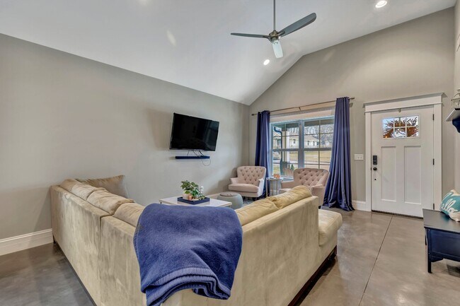Foto del edificio - 1722 Knowles St
