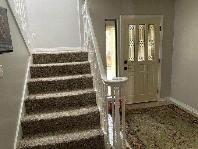 Building Photo - 305 Ruckel Dr