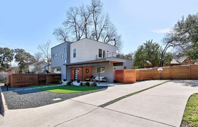 Building Photo - 611 Jewell St