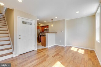 Building Photo - 662 N 33rd St
