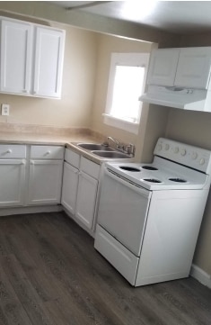 Interior Photo - 2400 Boss St