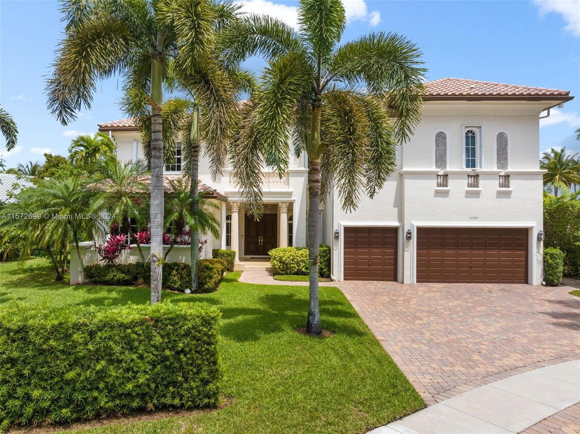 Foto principal - 10535 Blue Palm St