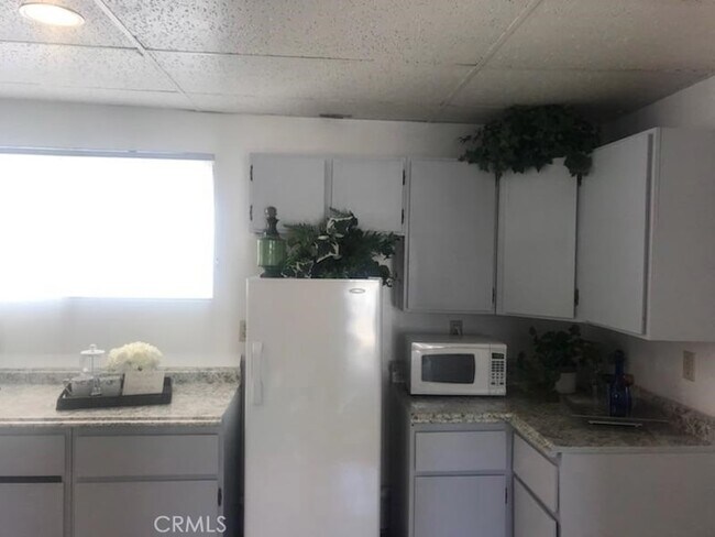 Foto del edificio - 312 S Puente St