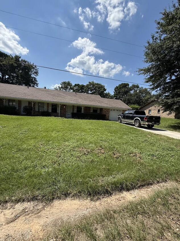 Foto principal - 16416 County Rd 164