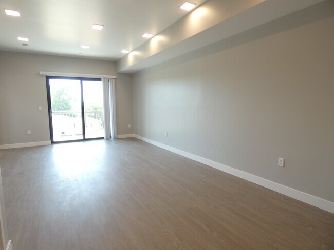 Building Photo - 11671 Erwin St