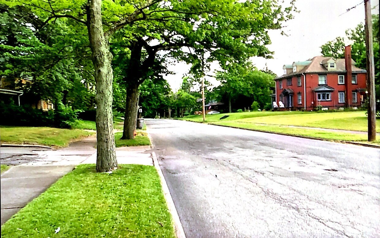 Foto del edificio - 280 Fairgreen Ave