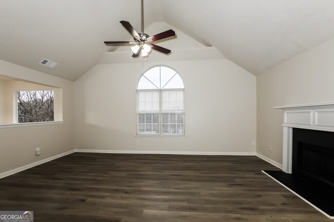 Foto del edificio - 4153 Ward Lake Trail