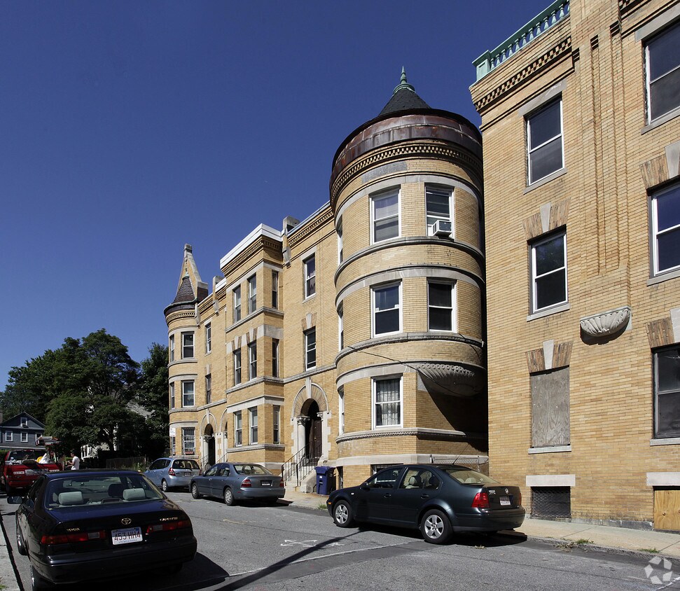 Building Photo - 35-39 Vine St