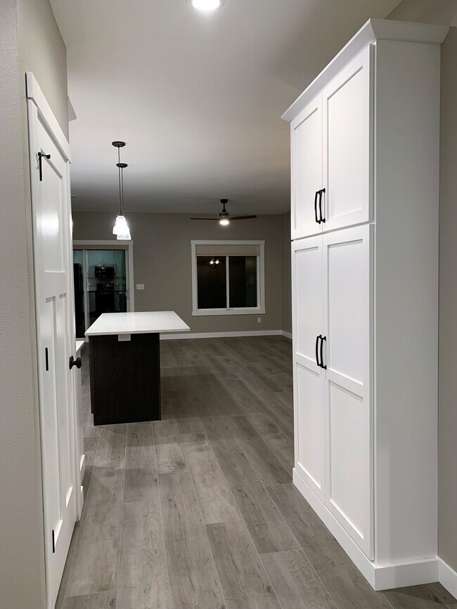 331 Panther Pass W, West Salem, WI 54669 Townhome Rentals in West