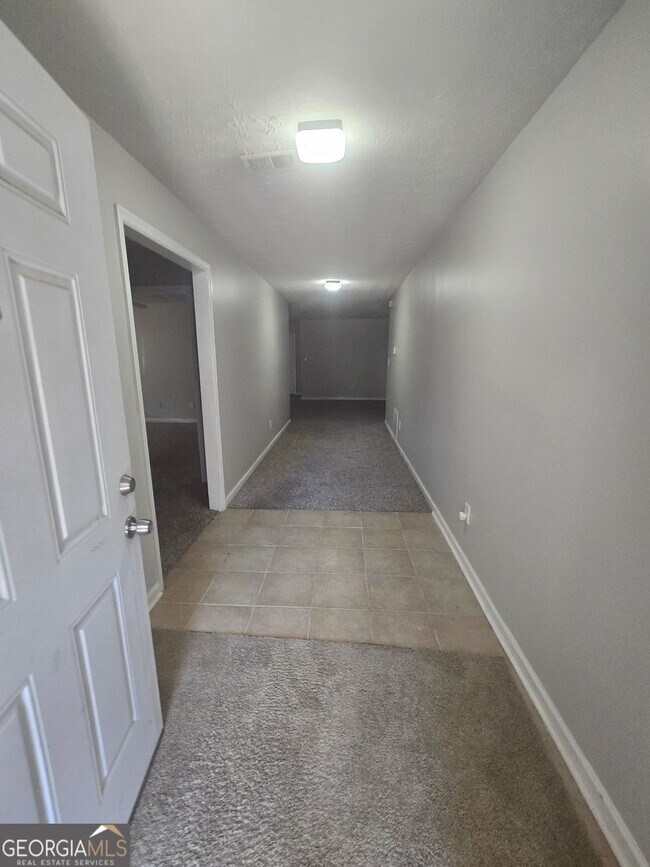 Building Photo - 3725 Collier Dr NW