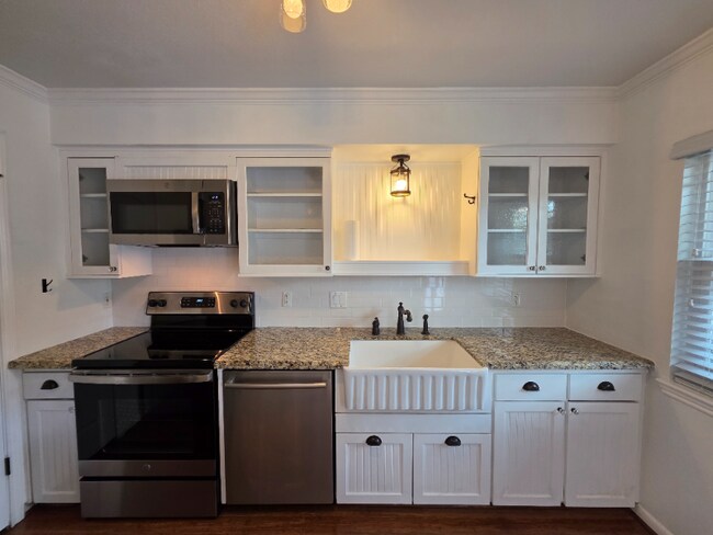 Building Photo - 6469 Burgoyne Dr.