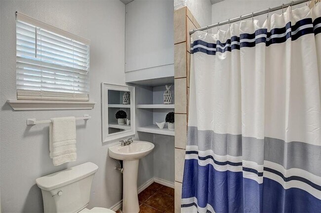 Foto del edificio - 1603 Wilson St