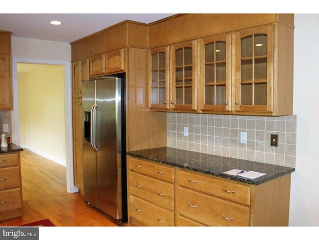 Building Photo - 3835 Ridge Rd