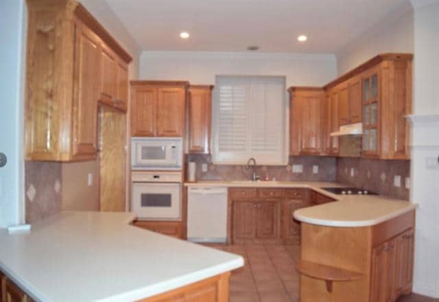 Building Photo - 688 Bear Creek Dr