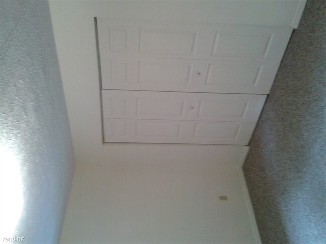 Building Photo - 1090 Evelyn Dr
