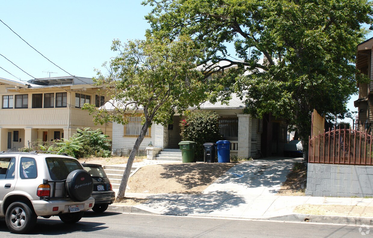 Building Photo - 2777 Francis Ave