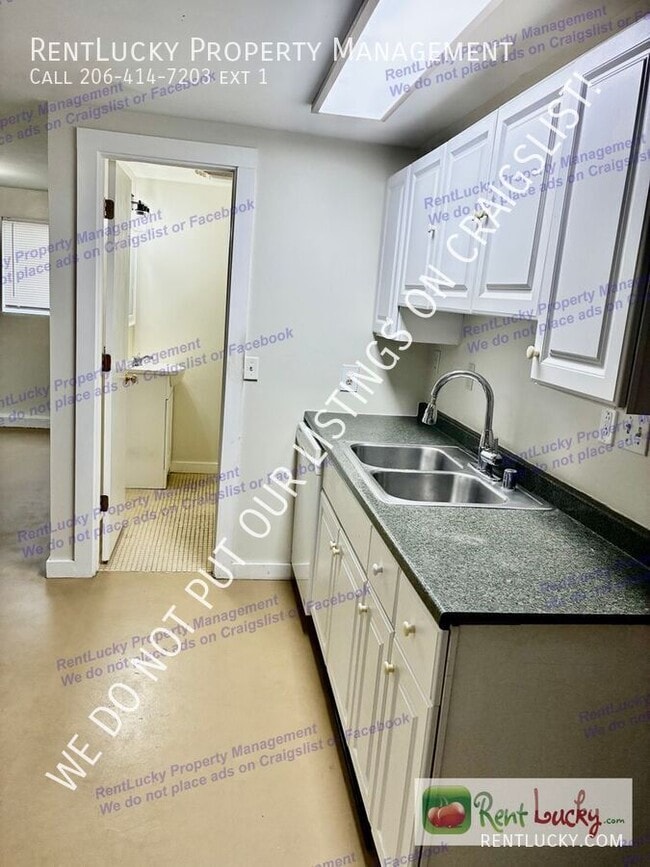 Building Photo - 1522 NE 97th St