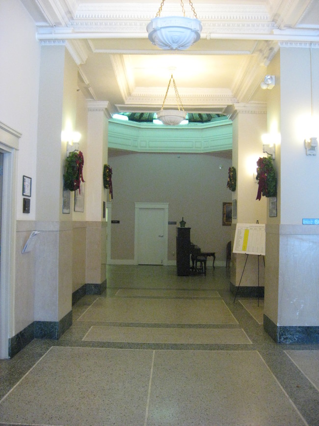 Entrada principal - Rumely Historic Apartments