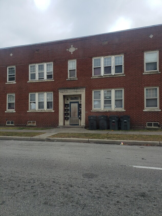 Primary Photo - 1006 N Huron St