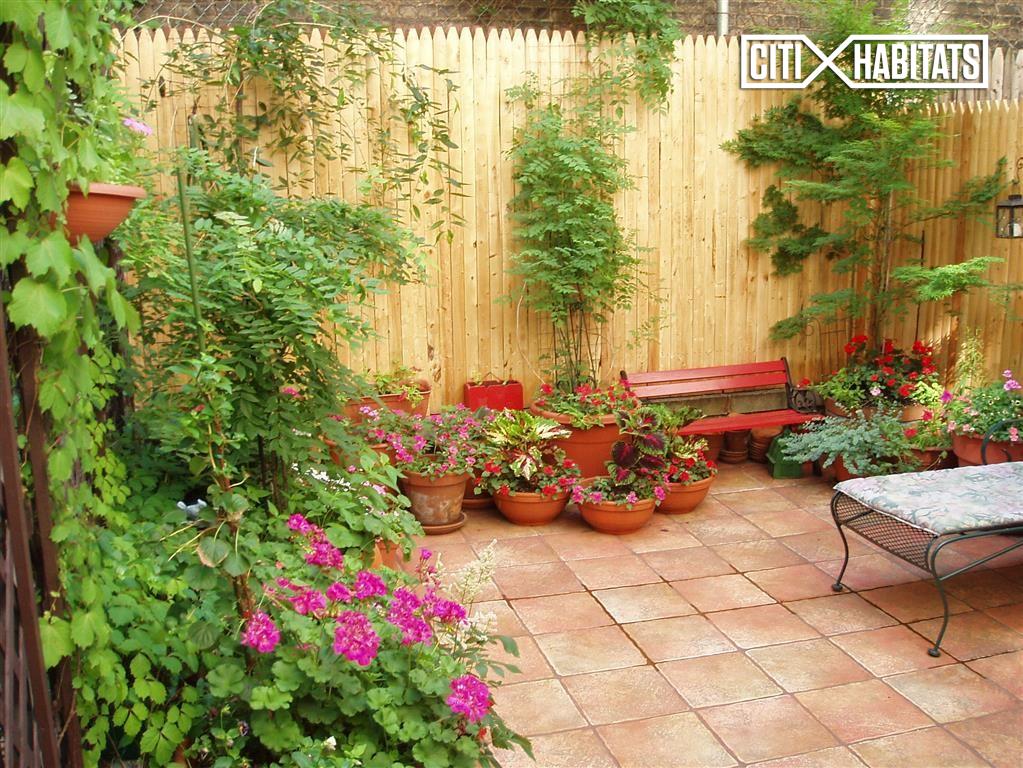 Outdoor space - 200 E 84th St