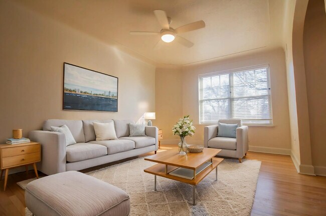Foto del edificio - Residence at Outer Drive