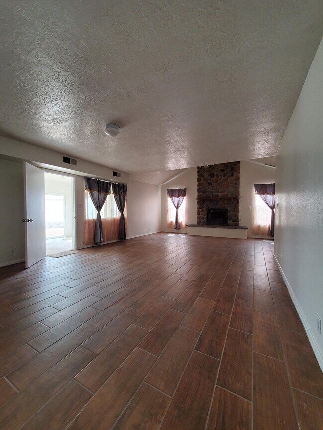 1600 Rosewood Ave NW, Albuquerque, NM 87120 House for Rent in