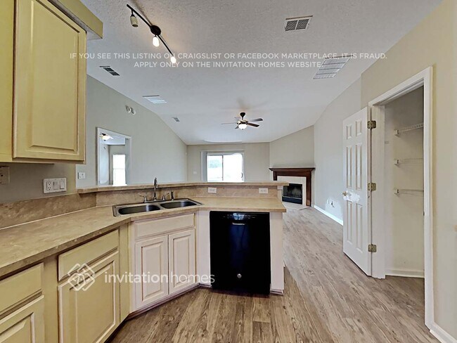 Foto del edificio - 15574 Spotted Saddle Cir