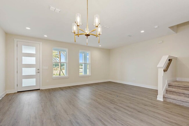 Building Photo - Nocatee Townhouse in West End!