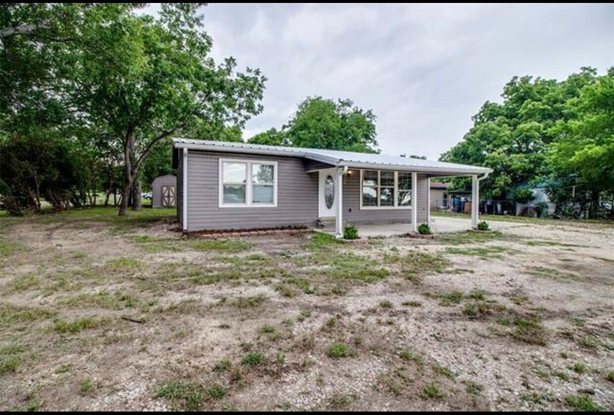 Building Photo - 605 Moseley