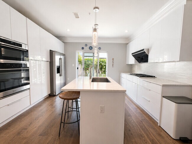 Foto del edificio - 1127 Kimball St