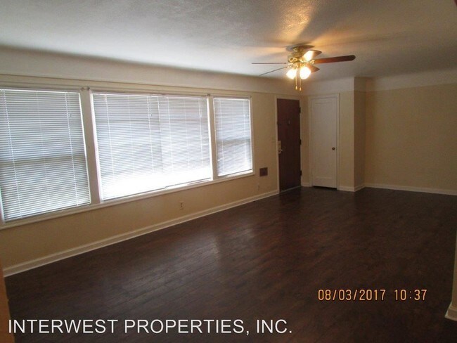 Foto del edificio - 7903 E Burnside St