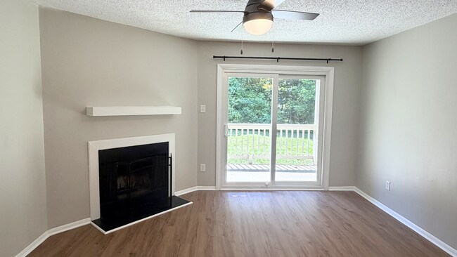 Foto del edificio - 3706 Chimney Ridge Pl