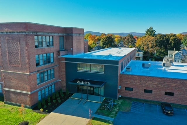 Building Photo - district425