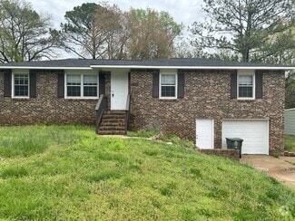 Building Photo - 2620 Thornhill Rd NW