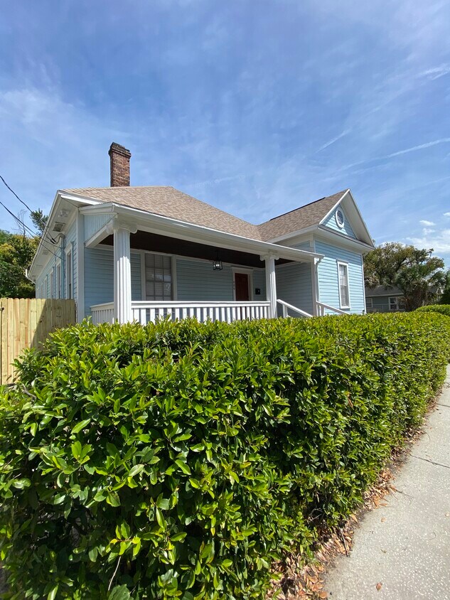 Primary Photo - 906 E 11th Ave