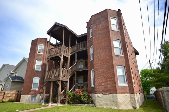 Building Photo - 5726 McPherson Ave